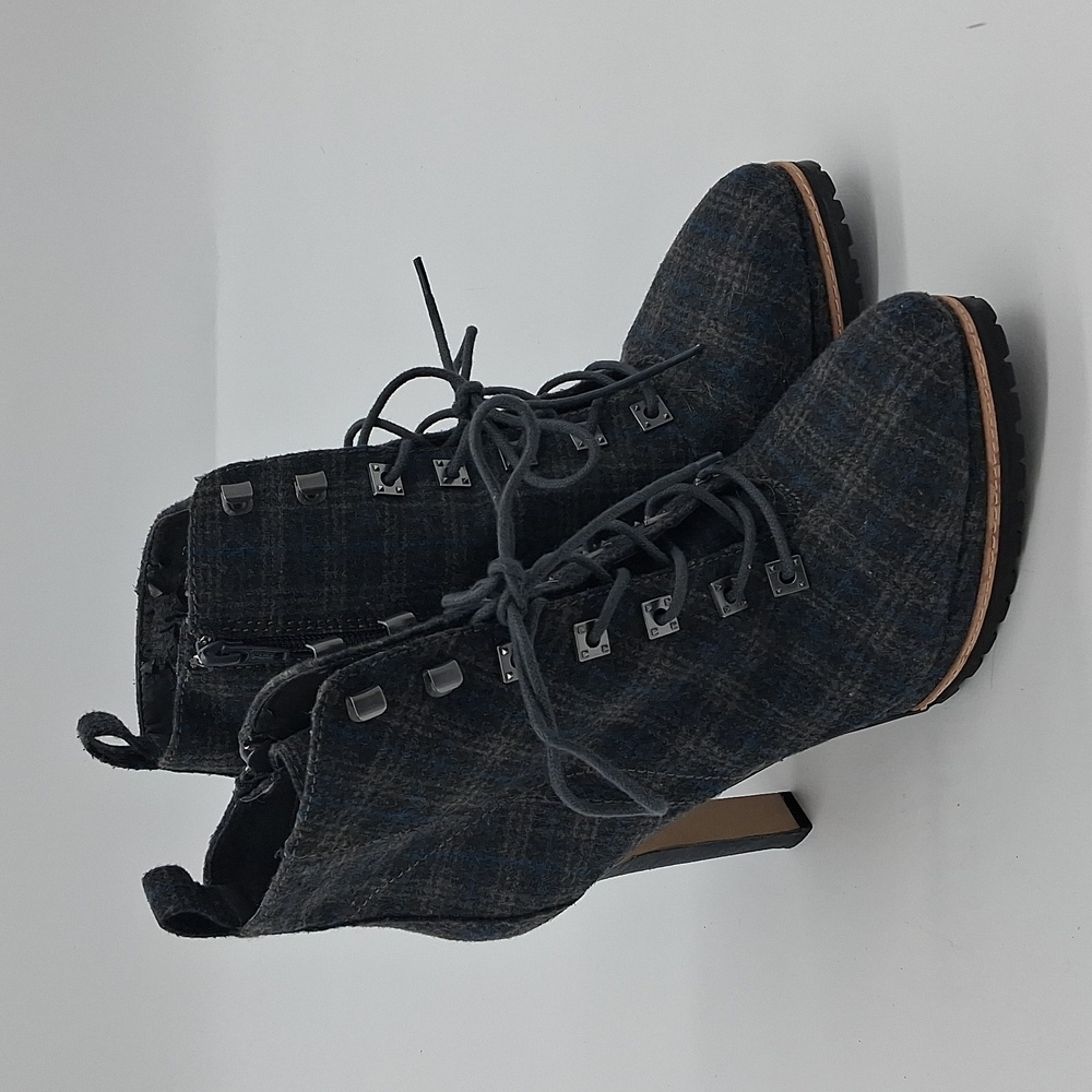 Gianni Bini Tosti Plaid Lace-Up Heeled Boots Gray 9M